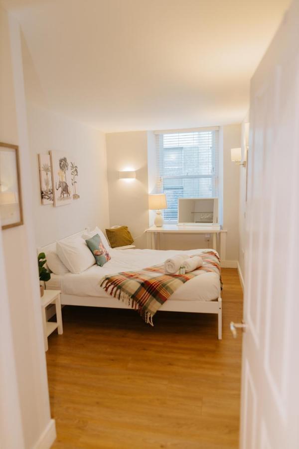 Luxury Modern 3 Bedroom Apartment In City Centre Edimburgo Exterior foto